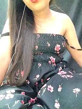 Snapshot of Roshni_98 chatting on 07-17-26, 06:42 Roshni 98 online show from 07-17-26, 06:42