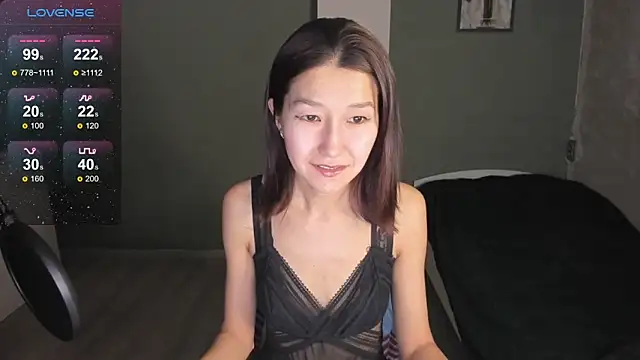 Snapshot of LeyylaStoone chatting on 02-03-25, 01:09 LeyylaStoone online show from 02-03-25, 01:09