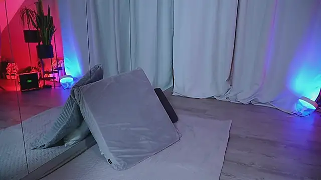 hotmilfbitch online show from 03-13-25, 11:05