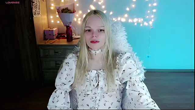 Emily Nyaffee online show from 03-12-25, 11:12