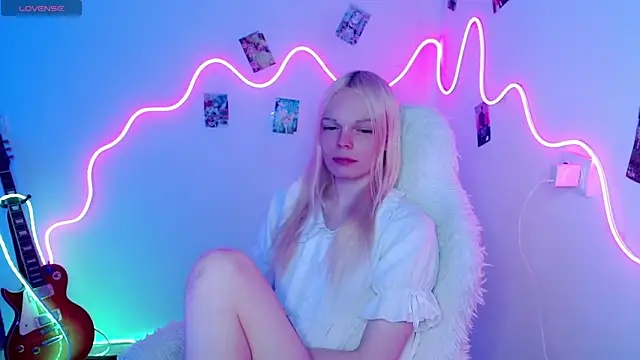 Emily Nyaffee online show from 10-25-25, 11:29