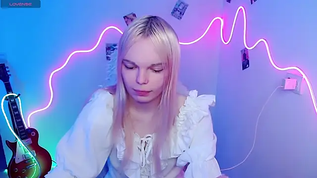 Emily Nyaffee online show from 11-01-25, 01:02