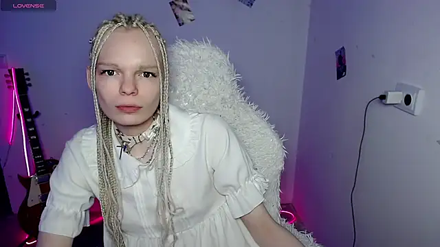 Emily Nyaffee online show from 01-08-26, 05:10