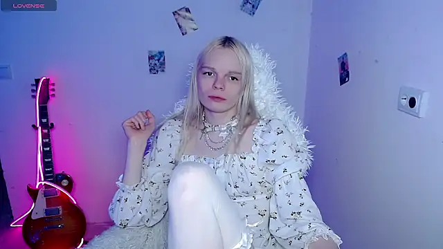 Emily Nyaffee online show from 02-02-26, 03:33