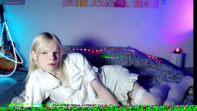 Snapshot of Emily_Nyaffee chatting on 07-25-26, 04:37 Emily Nyaffee online show from 07-25-26, 04:37