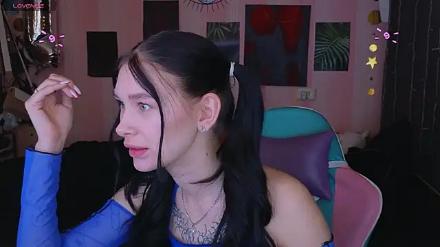 Snapshot of Amanda_Tender chatting on 03-19-25, 08:11 Amanda Tender online show from 03-19-25, 08:11