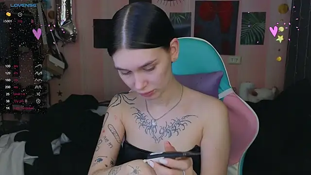 Snapshot of Amanda_Tender chatting on 03-20-25, 09:56 Amanda Tender online show from 03-20-25, 09:56