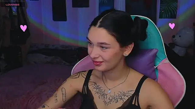 Snapshot of Amanda_Tender chatting on 09-23-25, 12:24 Amanda Tender online show from 09-23-25, 12:24