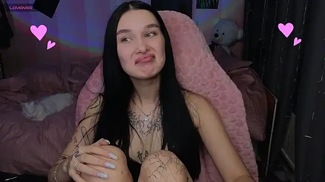 Snapshot of Amanda_Tender chatting on 10-20-25, 11:16 Amanda Tender online show from 10-20-25, 11:16