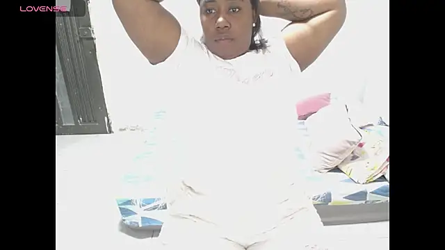 Snapshot of thickebonymilfF chatting on 12-01-25, 01:21 thickebonymilfF online show from 12-01-25, 01:21