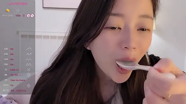 A-xena online show from 03-02-25, 01:04