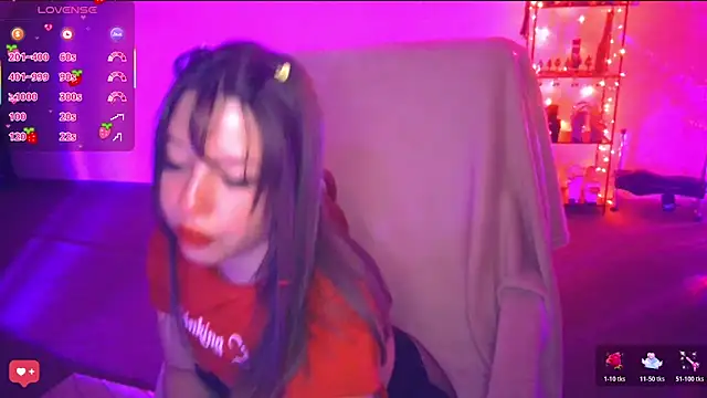 Snapshot of PetiteAngel666 chatting on 12-21-25, 08:49 PetiteAngel666 online show from 12-21-25, 08:49