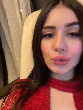 Snapshot of SofiaLaLight chatting on 12-19-24, 06:01 SofiaLaLight online show from 12-19-24, 06:01