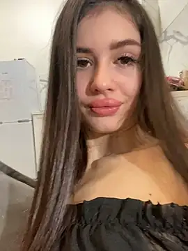 Snapshot of SofiaLaLight chatting on 03-08-25, 09:50 SofiaLaLight online show from 03-08-25, 09:50