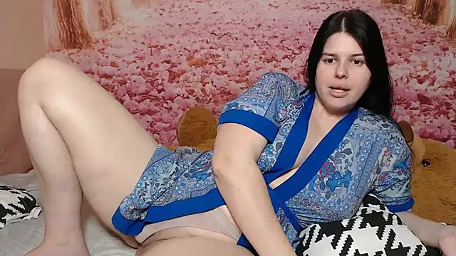 Snapshot of Annatrybebetter chatting on 11-17-25, 09:09 Annatrybebetter online show from 11-17-25, 09:09