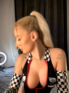 Ella Charm online show from 11-21-25, 05:11