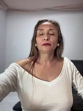 lilian prada online show from 04-16-26, 09:39