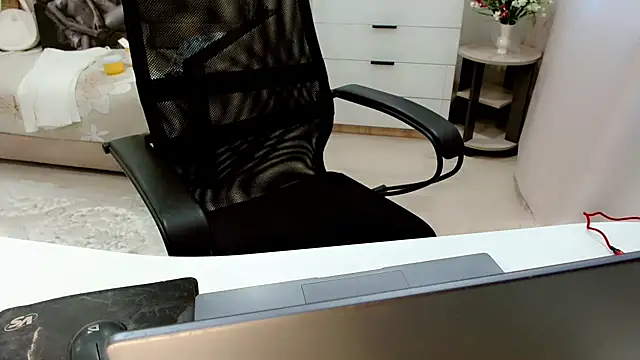 EveLove33 online show from 09-25-25, 06:06