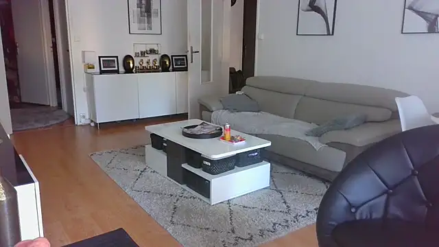 sarametisse26 online show from 10-10-25, 07:18