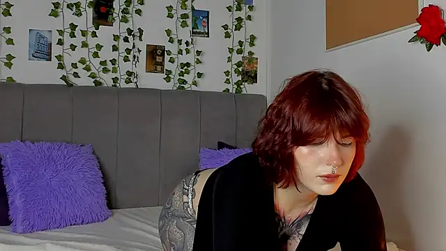 miss Lizzy online show from 07-10-26, 01:21