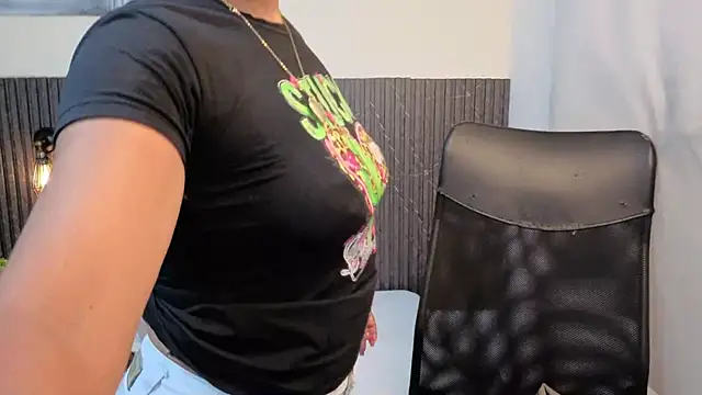 Snapshot of tammy_lynn69 chatting on 05-16-26, 06:50 tammy lynn69 online show from 05-16-26, 06:50