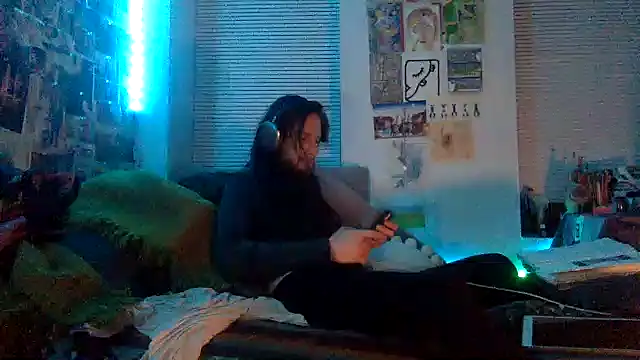 Snapshot of DownstairsSky chatting on 12-24-24, 06:33 DownstairsSky online show from 12-24-24, 06:33