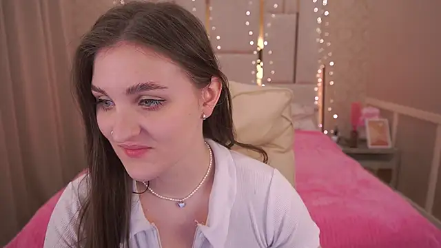 EmmyCharmm online show from 09-15-25, 05:51