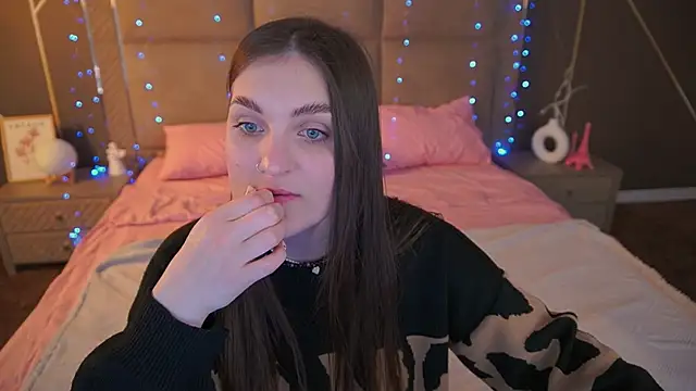 EmmyCharmm online show from 02-09-26, 06:50