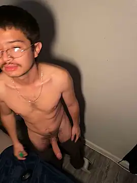 demonslayerr999 online show from 12-19-24, 11:25