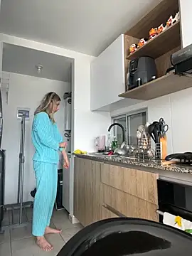 Ameellie online show from 10-08-25, 03:42