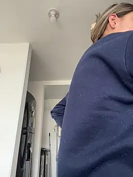 Ameellie online show from 03-17-26, 03:37