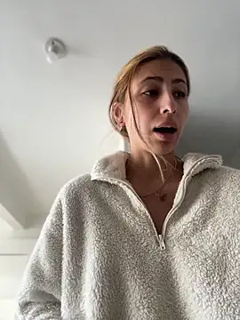 Ameellie online show from 07-28-26, 04:39