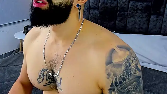 Snapshot of Zack_Froone chatting on 12-03-24, 12:38 Zack Froone online show from 12-03-24, 12:38