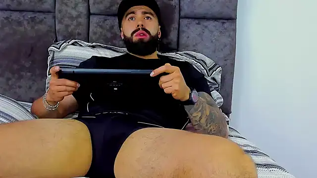 Snapshot of Zack_Froone chatting on 01-20-25, 05:06 Zack Froone online show from 01-20-25, 05:06