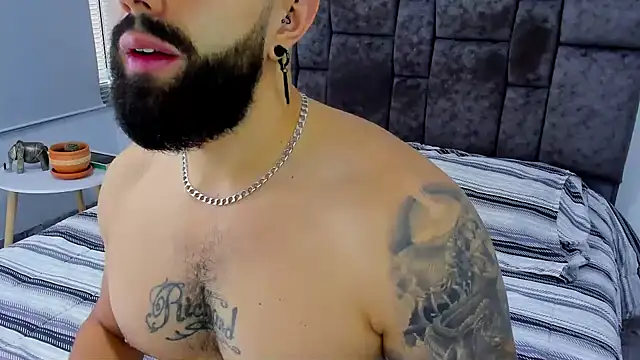 Snapshot of Zack_Froone chatting on 01-28-25, 02:31 Zack Froone online show from 01-28-25, 02:31