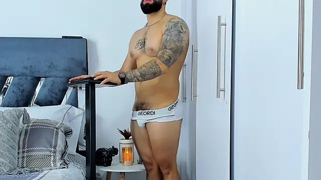 Snapshot of Zack_Froone chatting on 11-14-25, 01:10 Zack Froone online show from 11-14-25, 01:10