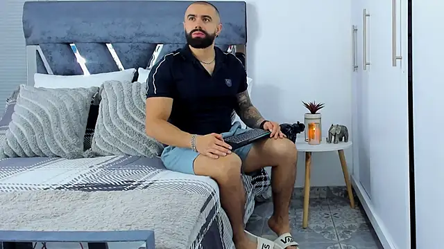 Snapshot of Zack_Froone chatting on 11-15-25, 03:30 Zack Froone online show from 11-15-25, 03:30