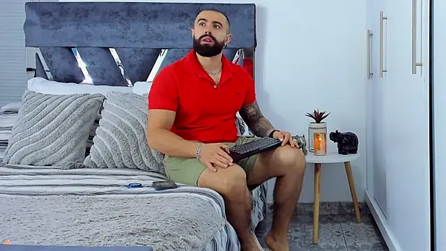 Snapshot of Zack_Froone chatting on 11-18-25, 03:05 Zack Froone online show from 11-18-25, 03:05