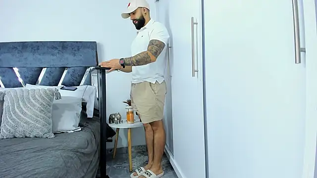 Snapshot of Zack_Froone chatting on 12-05-25, 12:14 Zack Froone online show from 12-05-25, 12:14