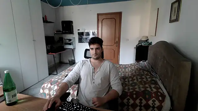 Snapshot of Alexox02 chatting on 12-06-24, 10:05 Alexox02 online show from 12-06-24, 10:05