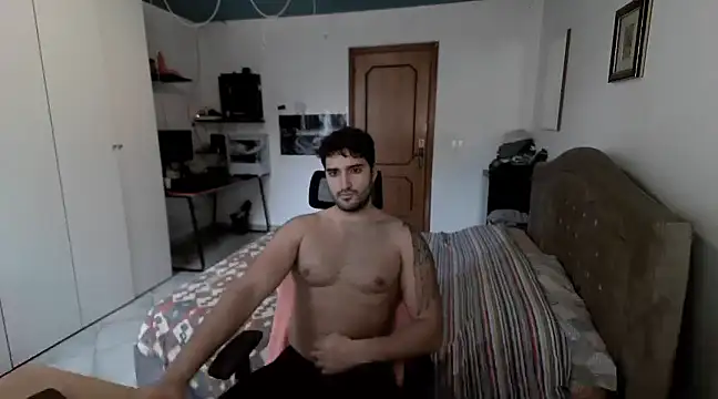 Snapshot of Alexox02 chatting on 12-11-24, 02:44 Alexox02 online show from 12-11-24, 02:44