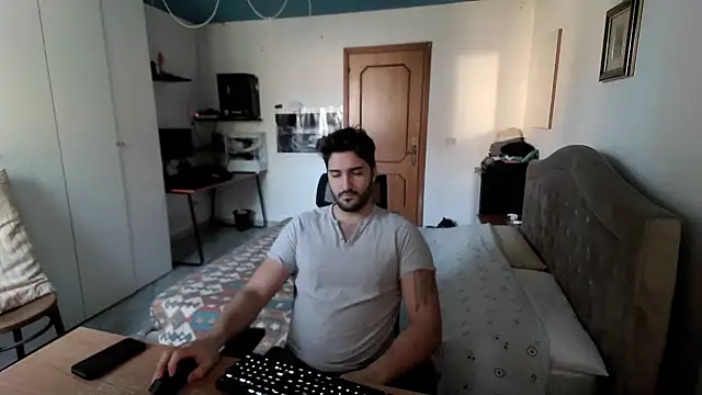 Snapshot of Alexox02 chatting on 12-19-24, 10:34 Alexox02 online show from 12-19-24, 10:34