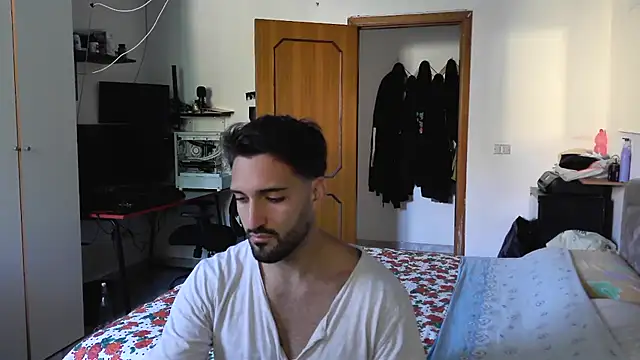 Snapshot of Alexox02 chatting on 10-09-25, 10:57 Alexox02 online show from 10-09-25, 10:57