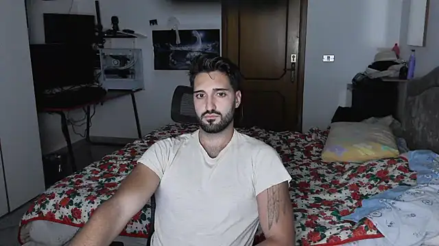 Snapshot of Alexox02 chatting on 10-12-25, 05:01 Alexox02 online show from 10-12-25, 05:01