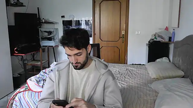 Snapshot of Alexox02 chatting on 11-09-25, 12:03 Alexox02 online show from 11-09-25, 12:03