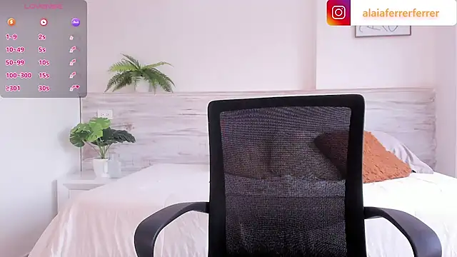 Alaia Ferrer  online show from 02-09-25, 08:34