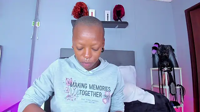 Coco Kiss online show from 10-11-25, 06:50