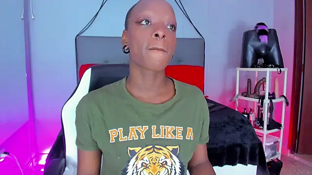 Coco Kiss online show from 10-31-25, 05:25