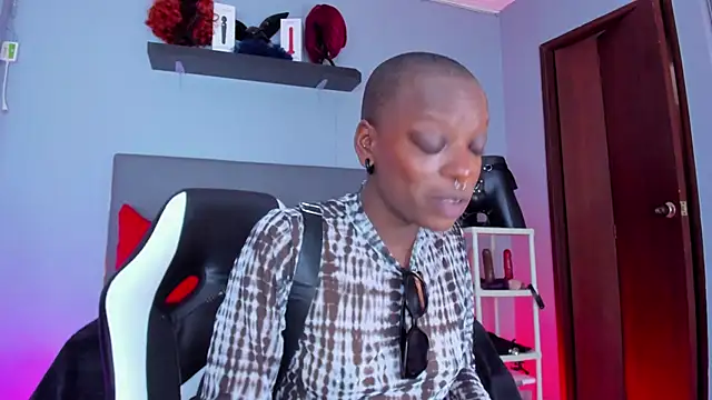 Coco Kiss online show from 11-24-25, 07:02