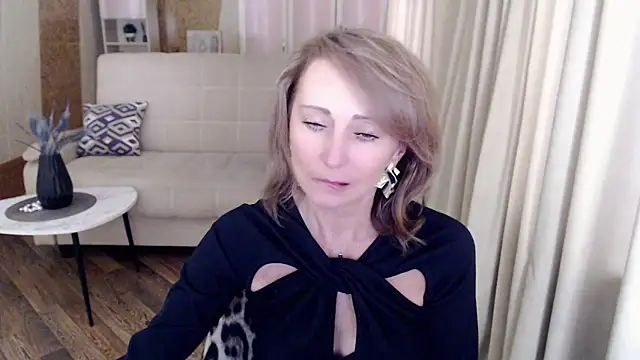 Snapshot of HornyMilf_777 chatting on 01-15-25, 11:10 HornyMilf 777 online show from 01-15-25, 11:10